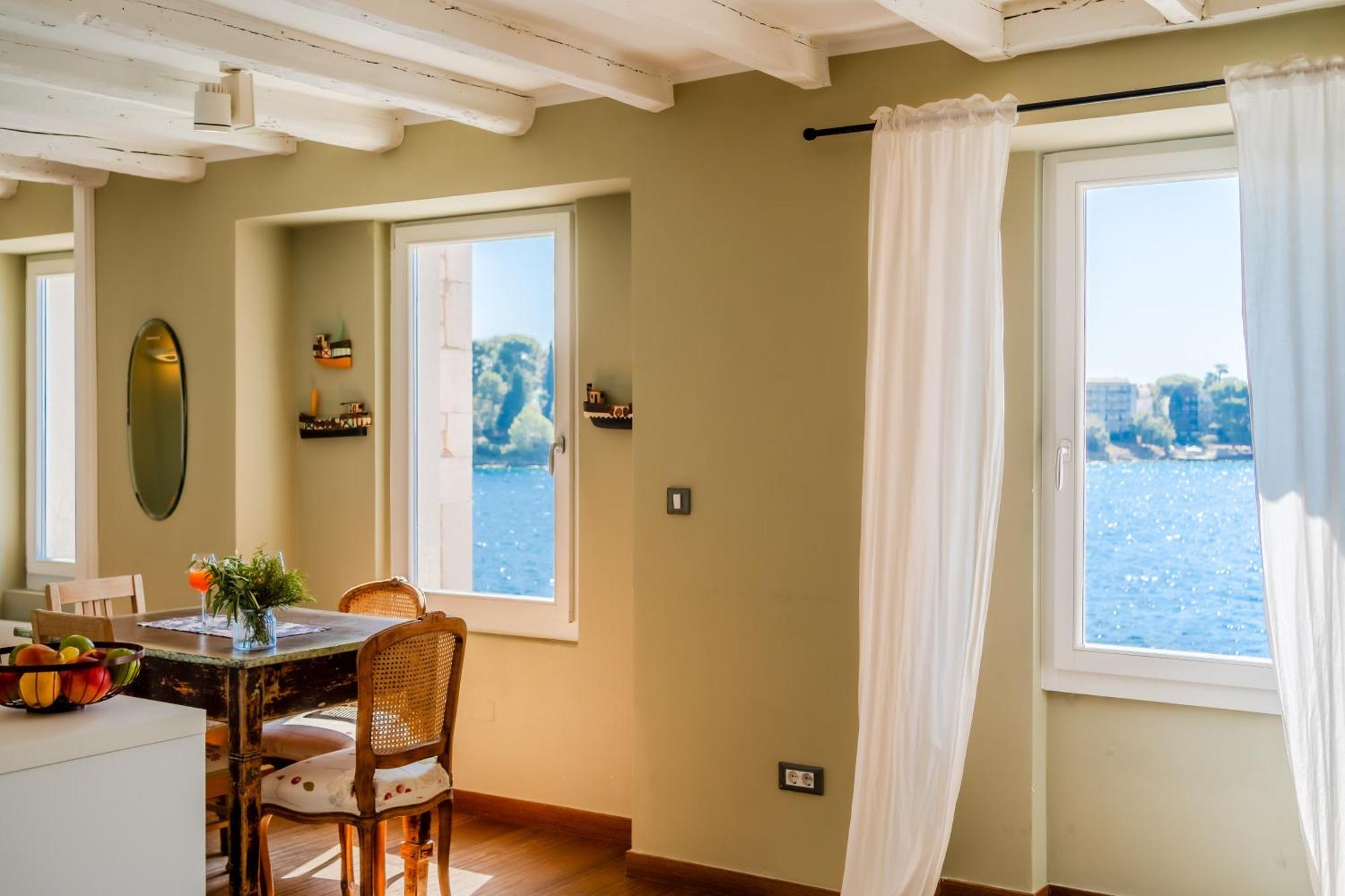 Apartment Mediterraneo روفينج المظهر الخارجي الصورة